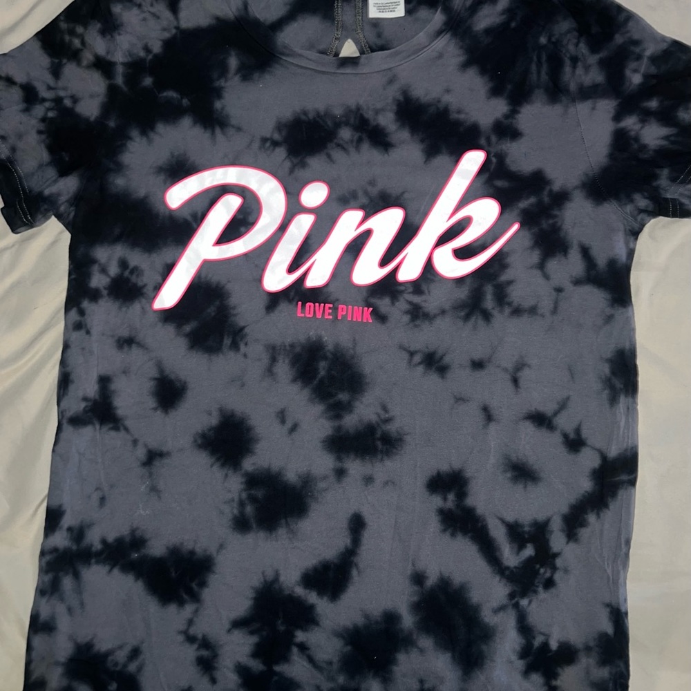 PINK Victoria’s Secret Campus Tee